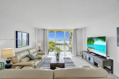 11111 Biscayne Blvd #8G 1