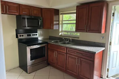4331 NW 20TH Avenue NW #B 1