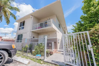 621 SW 15th Ave #4 1