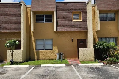 5733 Blueberry Ct 1