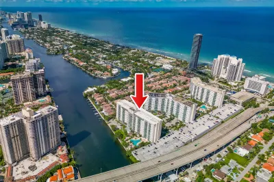 19390 Collins Ave #1410 1