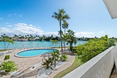9101 E Bay Harbor Dr #204 1