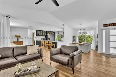 76 Forest Cir 1
