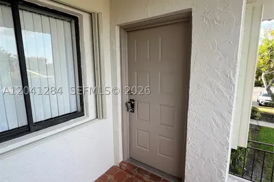 379 Lakeview Dr #205 1