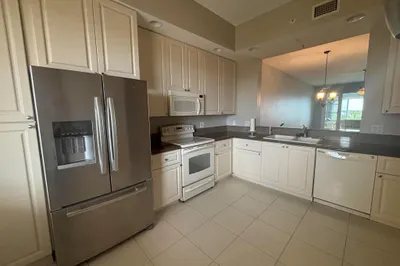 35 Harbour Isle Drive W #Ph 4 1
