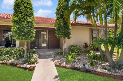 5957 Forest Hill Boulevard #8 1