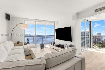 325 S Biscayne Blvd #2723 1