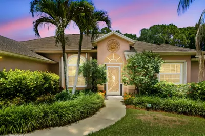 214 SW Fernleaf Trail 1