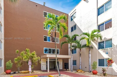 6950 Miami Gardens Dr #2-501 1