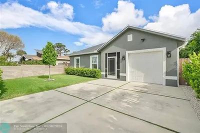 161 NW 45th St 1