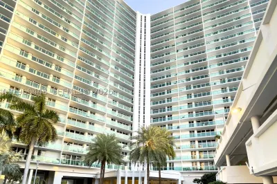 100 Bayview Dr #412 1