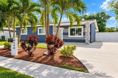 240 N 68th Ave 1