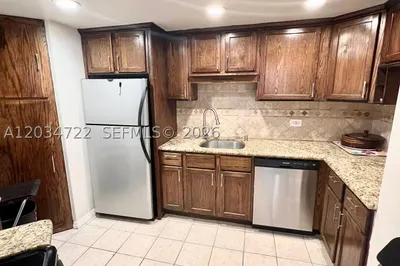 905 Brickell Bay Dr #1422 1