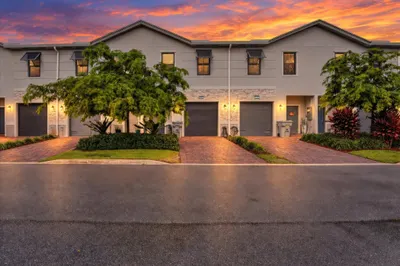 353 NW 9th Street 1