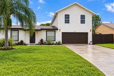 707 SE Karrigan Terrace 1