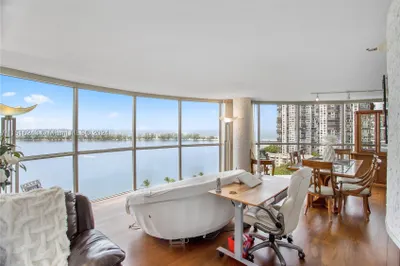 2025 Brickell Ave #1601 1