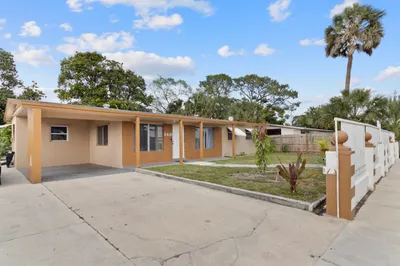 3431 NW 4th Street 1