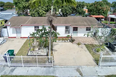 15621 SW 300th St 1