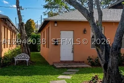2926 SW 26 St 1