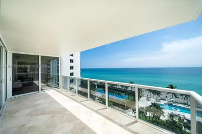 19111 Collins Ave #704 1