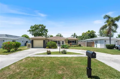 5160 SW 8th St 1