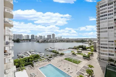 18061 Biscayne Blvd #803 1