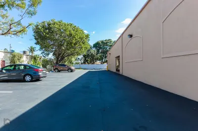 2050 N University, Sunrise (9)