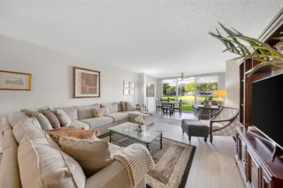 3611 OAKS CLUBHOUSE Drive #104 1