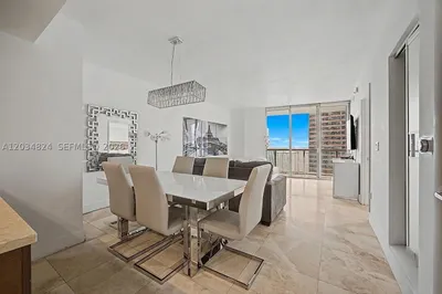 485 Brickell Ave #2009 1