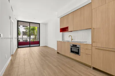 90 NE 32nd St. #209 1