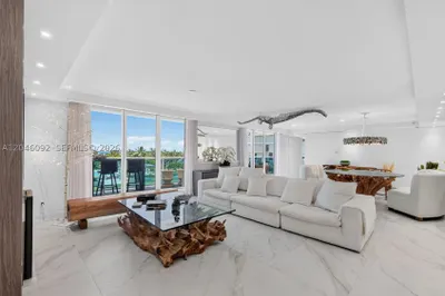 2301 Collins Ave #440-443 1