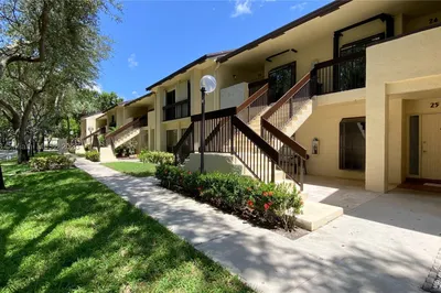 1921 SW 15th St #25 1