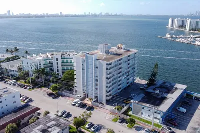 2016 Bay Dr #201 1