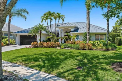 Beautiful newly landscaped home located in the gat