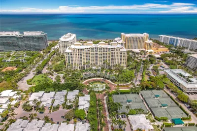 445 Grand Bay Dr #418 1