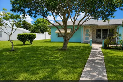 5165 SW 10th Court 1
