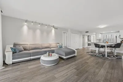 327 LAKEVIEW Drive #203 1
