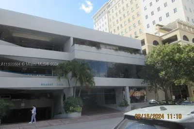306 Alcazar Ave 1