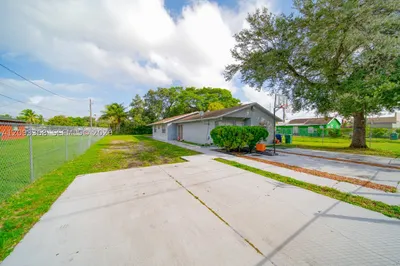 757 NW 95th Ter #757 1