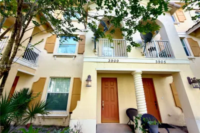 3909 White Peacock Ln 1