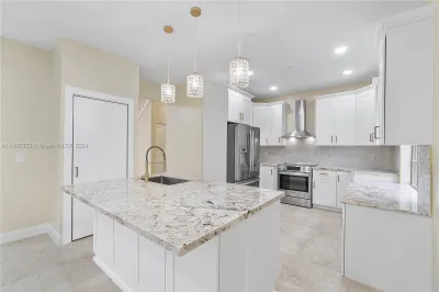 5310 NW 124th Way 1