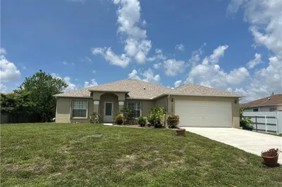 1762 SW Finch Lane 1