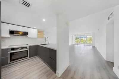 3151 S Palm Aire Dr-Pompano Beach, Unit