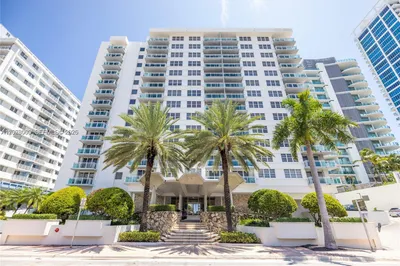 6917 Collins Ave #1404 1