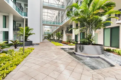 6000 Collins Ave #108 1