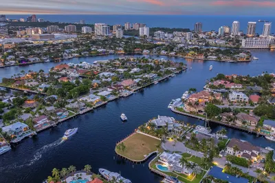 223 Royal Palm Dr 1
