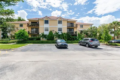 5721 Riverside Dr #202B5 1