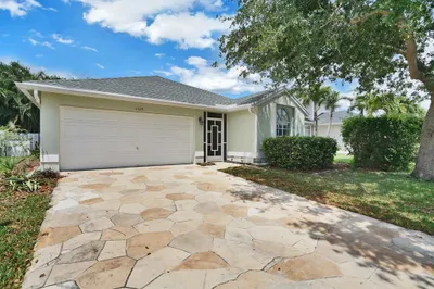 1329 Fairfax Circle E 1