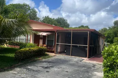 691 NW 20th Ct 1