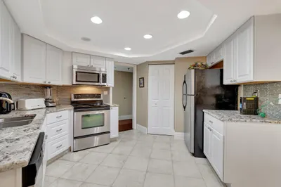 6372 LA COSTA Drive #504 1